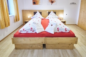 Ferienwohnung Oberstadel 52 qm für 1-4 Personen barrierefrei-Schlafzimmer