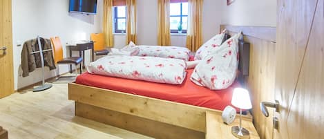 Ferienwohnung Oberstadel 52 qm für 1-4 Personen barrierefrei-Schlafzimmer