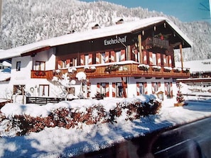 Gästehaus Eschenhof (DE Reit im Winkl) - Francesco u. Lina Russo - Valiante - 8552-Winterzeit im Eschenhof