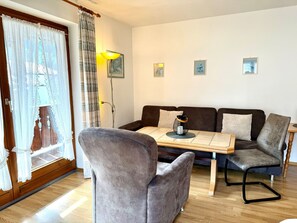 Ferienwohnung Jenner für 1 bis 4 Personen, 63 qm-Wohnzimmer