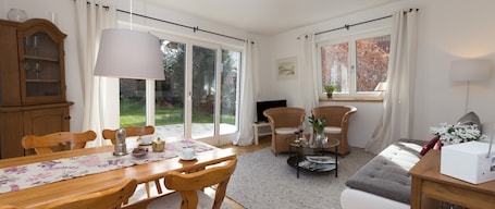 Ferienwohnung im Erdgeschoss, 60qm, mit 1 seperaten Schlafzimmer,-Wohnzimmer Essen