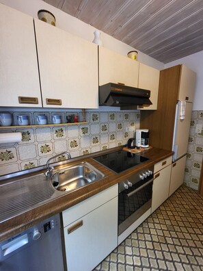 Ferienwohnung in der Staufenstraße- 4 Personen, 50qm, 1 Schlafzimmer, Terrasse-Küche