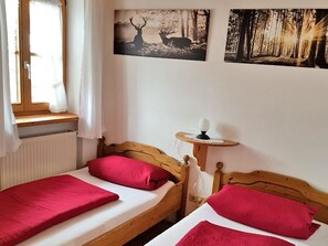 Ferienwohnung II 45 qm, separates Schlafzimmer und Ost-Balkon-Schlafzimmer