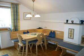 Ferienwohnung 2, 56 qm, Balkon und extra Küche-in der Wohnung 2