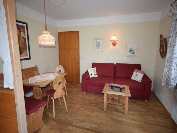 4. FW Wilder Kaiser, 36 qm, 2-3 Pers., Süd- und Ostbalkon-Wohnraum