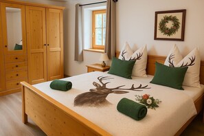 Ferienwohnung Untersbergblick - 62qm für 2 Personen-Schlafzimmer