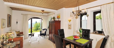 Ferienwohnung für 2 Pers., 74 m², Wohnzimmer, Schlafzimmer, Küche, Terrasse-Wohnzimmer