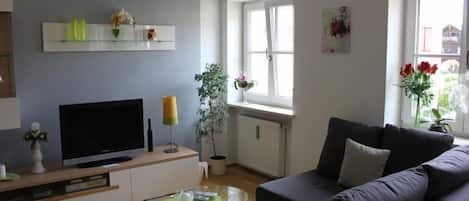 neu renovierte Ferienwohnung Krittian-Wohnzimmer