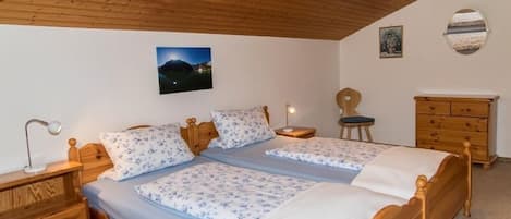 Ferienwohnung Kehlstein für 1 bis 2 Personen, 50 qm-Schlafzimmer