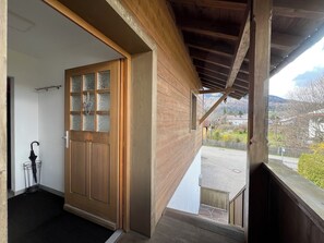 Ferienwohnung 50 qm separates Schlafzimmer und Süd-Ost-Balkon-Eingang