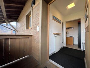 Ferienwohnung 50 qm separates Schlafzimmer und Süd-Ost-Balkon-Eingang