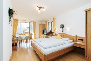 Ein-Raum-Ferienwohnung 30qm, Dusche/WC, Küche, Balkon-Ein-Raum Ferienwohnung im Landhaus Andrea