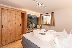 3-Raum-Wohnung Kaiserwinkl exclusiv, 108qm, 2x Dusche/WC, 2 Extra-Schlafräume, Küche, Terrasse-Schon mal in einem moderen Boxspringbett mit elektr. verstellbaren Kopf- Fußteil geschlafen?