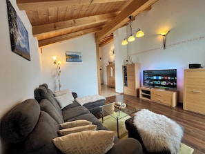 Ferienwohnung Enzian im Haus Schmid - 90qm - 1 - 3 Personen-Wohnzimmer (3)