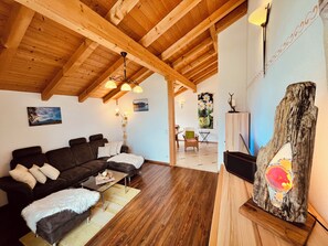 Ferienwohnung Enzian im Haus Schmid - 90qm - 1 - 3 Personen-Wohnzimmer (2)
