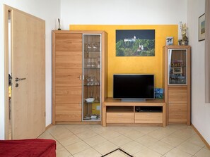 Ferienwohnung 36 qm mit separatem Schlafzimmer-Wohnzimmer mit Flat-TV