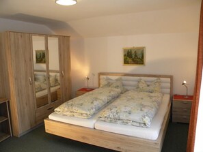 Ferienwohnung mit 1 Schlafzimmer und Wohnküche für 1-2 Personen, 40 qm-Schlafbereich