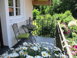 Ferienwohnung 40 qm Wohn- und Schlafzimmer separat und Westbalkon-Balkon Ferienwohnung