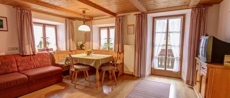 Ferienwohnung 4, 39 qm, 1 separates Schlafzimmer-Wohnküche mit Balkon