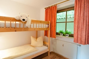 Ferienwohnung 4/1234, 70qm, Balk., Küche, 2 Schlaf- und 1 Wohnzi., max 4 P. WLAN-Kinder-Schlafzimmer
