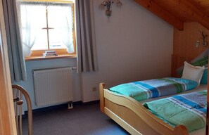 Ferienwohnung- 3 Personen, 50qm, 1 Schlafzimmer, Balkon, WLAN-Schlafzimmer