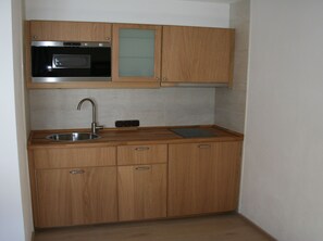 Ferienwohnung 2, 36qm, mit separatem Schlafzimmer, Dusche/WC, Balkon-Küche