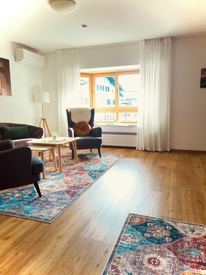 Ferienwohnung für 2-3 Personen, 2 SZ, 75qm-Wohnzimmer
