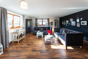 Erdgeschoß-Ferienwohnung "Lois" 115qm, 2 Schlafzimmer, Südterrasse-Viel Platz