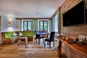 Halsalm - 2-Zimmer Ferienwohnung, 2 Personen, 50 qm, Balkon, Küche-FeWo Halsalm - Wohnküche1