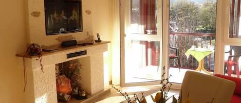 Exklusive Ferienwohnung mit Bergblick, 50qm, 1 Schlafzimmer, Wintergarten-Wohnküche