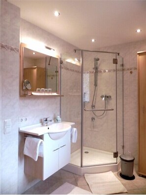 Ferienwohnung Nr.2, 30qm für 1-2 Personen-Badezimmer