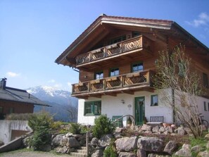 Landhaus Bachwinkl (DE Reit im Winkl) - Hildebrandt Elke - 7967121-Hausansicht von Osten