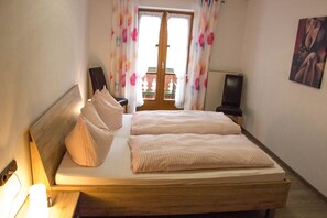 Ferienwohnung Weitsee 84qm, Balkon, Küche, 2 Schlafzimmer, Wohnzimmer, WLAN-Schlafzimmer