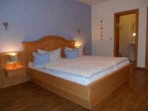 Nr. 2 Ferienwohnung Hörndlwand 70qm, Balkon, 2 Schlafzimmer, 1 Wohnschlafzimmer-Schlafzimmer 1 der Wohnung "Hörndlwand"