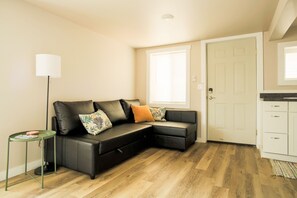Sofa transforms into a queen size bead.