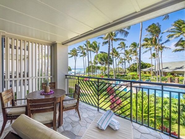 Ocean view lanai!