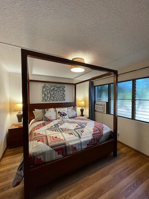 Huge California King Size Canopy Bed
