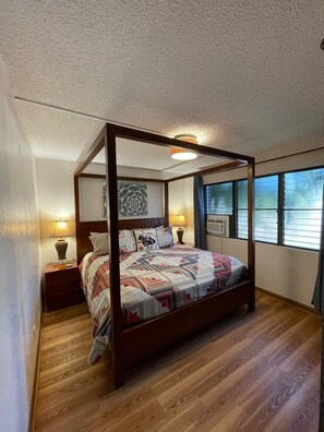 Closet space, drawers, a/c