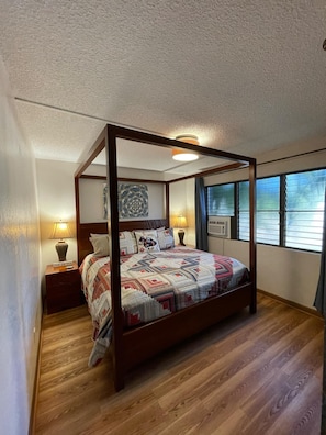Closet space, drawers, a/c