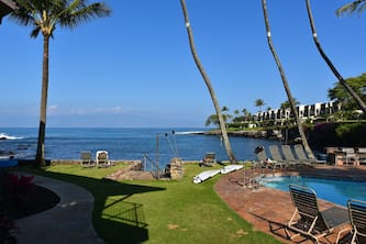 Step right into the ocean! Air conditioned #105