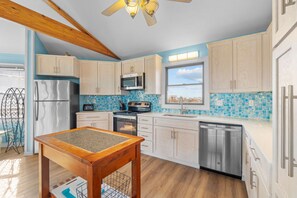 Surf or Sound Realty - 849 - The Scruffy Pelican - Kitchen -2