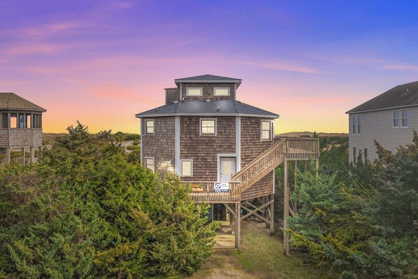 Surf or Sound Realty - 849 - The Scruffy Pelican - Main Image
