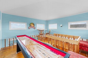 Surf or Sound Realty - 849 - The Scruffy Pelican - Game Room -1