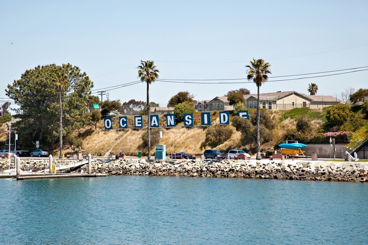 Beautiful Ocean Views from West-facing Condo in Oceanside. 760 Sq Ft