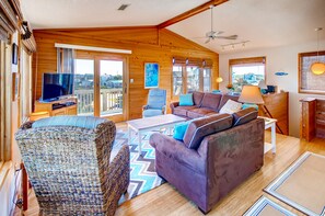 Surf-or-Sound-Realty-Big-Sky-41-Great-Room