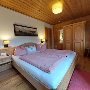 Ferienwohnung Watzmann für 2-4 Pers., 50 m², 1 SZ, 1 Ki-Zi, Wohnküche, Balkon-Fewo Watzmann - Schlafzimmer