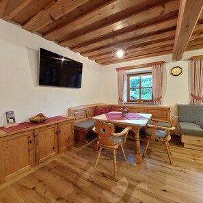 Ferienwohnung Watzmann für 2-4 Pers.,  50 m², 1 SZ,  1 Ki-Zi, Wohnküche, Balkon-Fewo Watzmann - Wohnküche