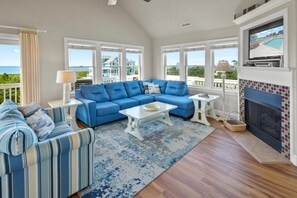 Surf-or-Sound-Realty-440-Fire-Island-Great-Room-3