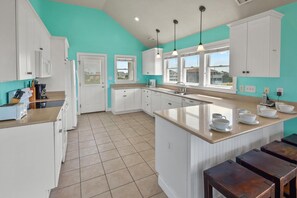 Surf-or-Sound-Realty-440-Fire-Island-Kitchen-3