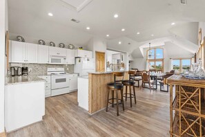 Surf-or-Sound-Realty-852-Sea-Creature-Kitchen-2